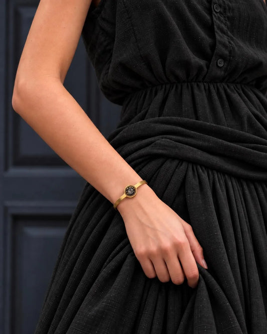 SOFIA - Pulseira fina em aço dourado com missangas - Dourado-Castanho