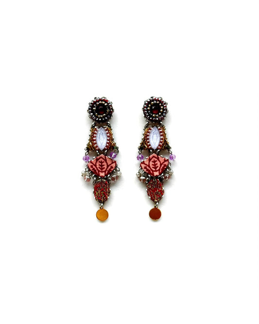 CATARINA II - Brincos longos em aço com missangas e tecido - Rosa