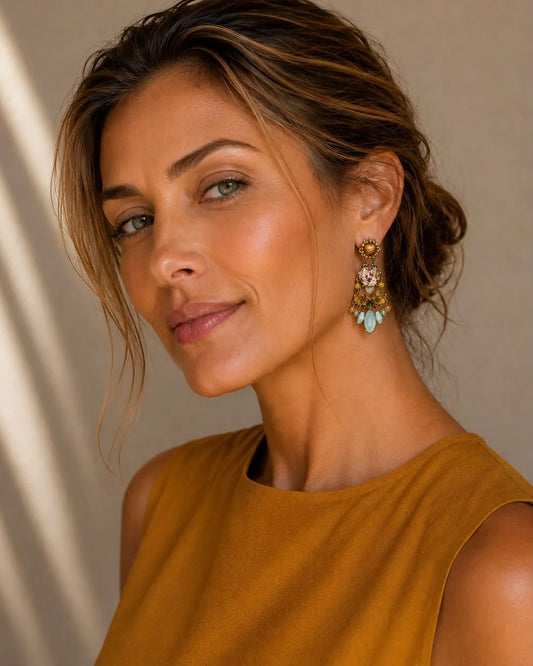 MATILDE - Brincos longos em aço com missangas e tecido - Dourado