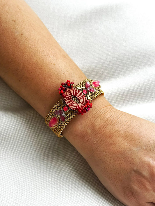 CRIS - Pulseira em aço com missangas e tecido - Vermelho